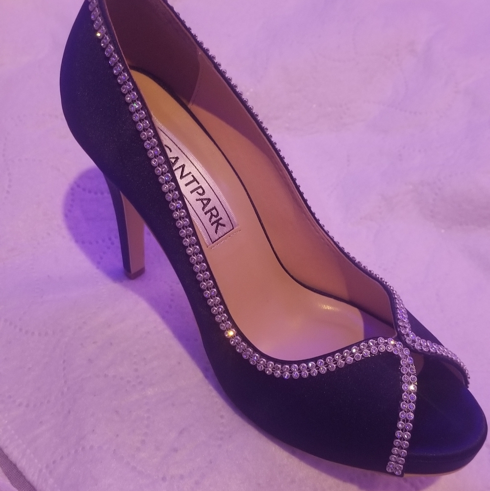 Navy Blue Elegant Park with rhinestones size 41(fits 9.5 women)